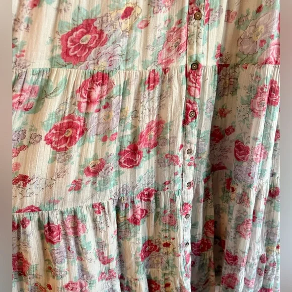 Maison Hotel Agustina Dress in Candy Roses - Picture 6 of 9